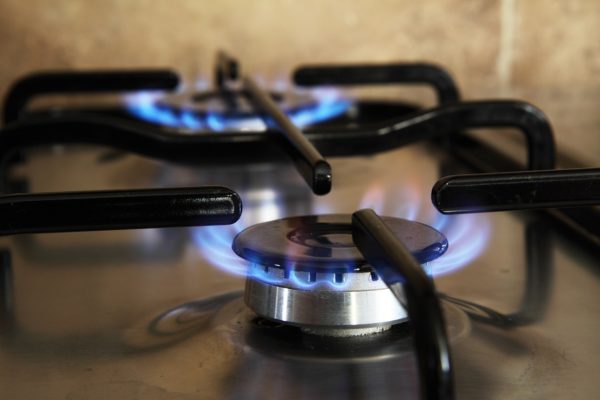 cooking appliance using gas